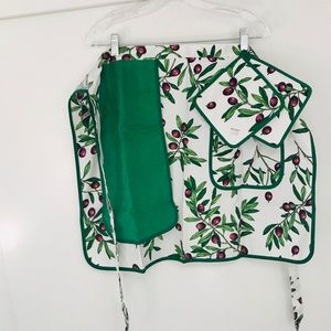 NWT Italian Apron‎ & 2 Potholders